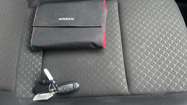 Nissan Juke 1.0 DiG-T N-Connecta 5dr Petrol Hatchback